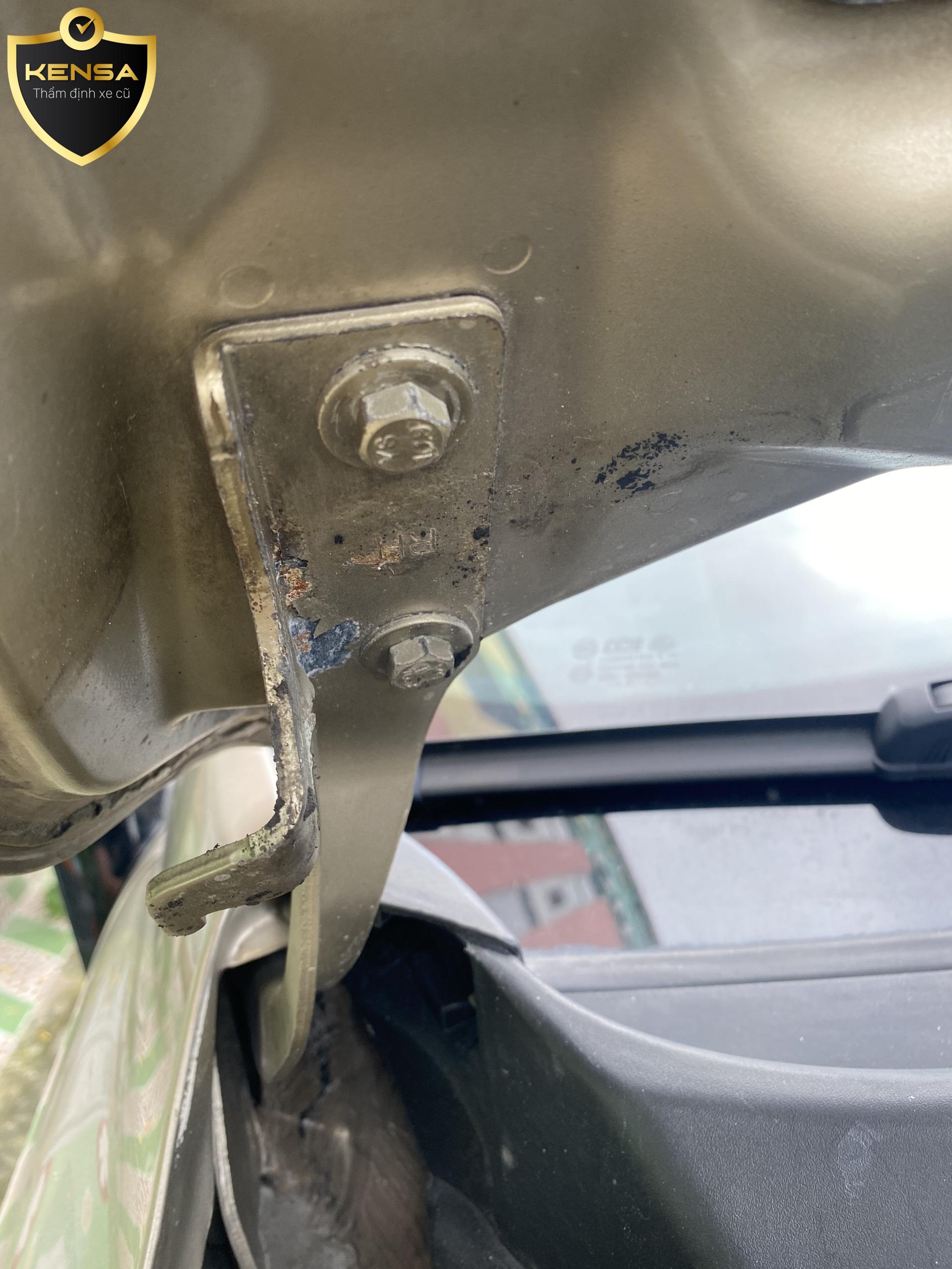 cách kiểm tra nắp ca pô cách kiểm tra nắp ca pô, kinh nghiệm kiểm tra xe ô tô cũ