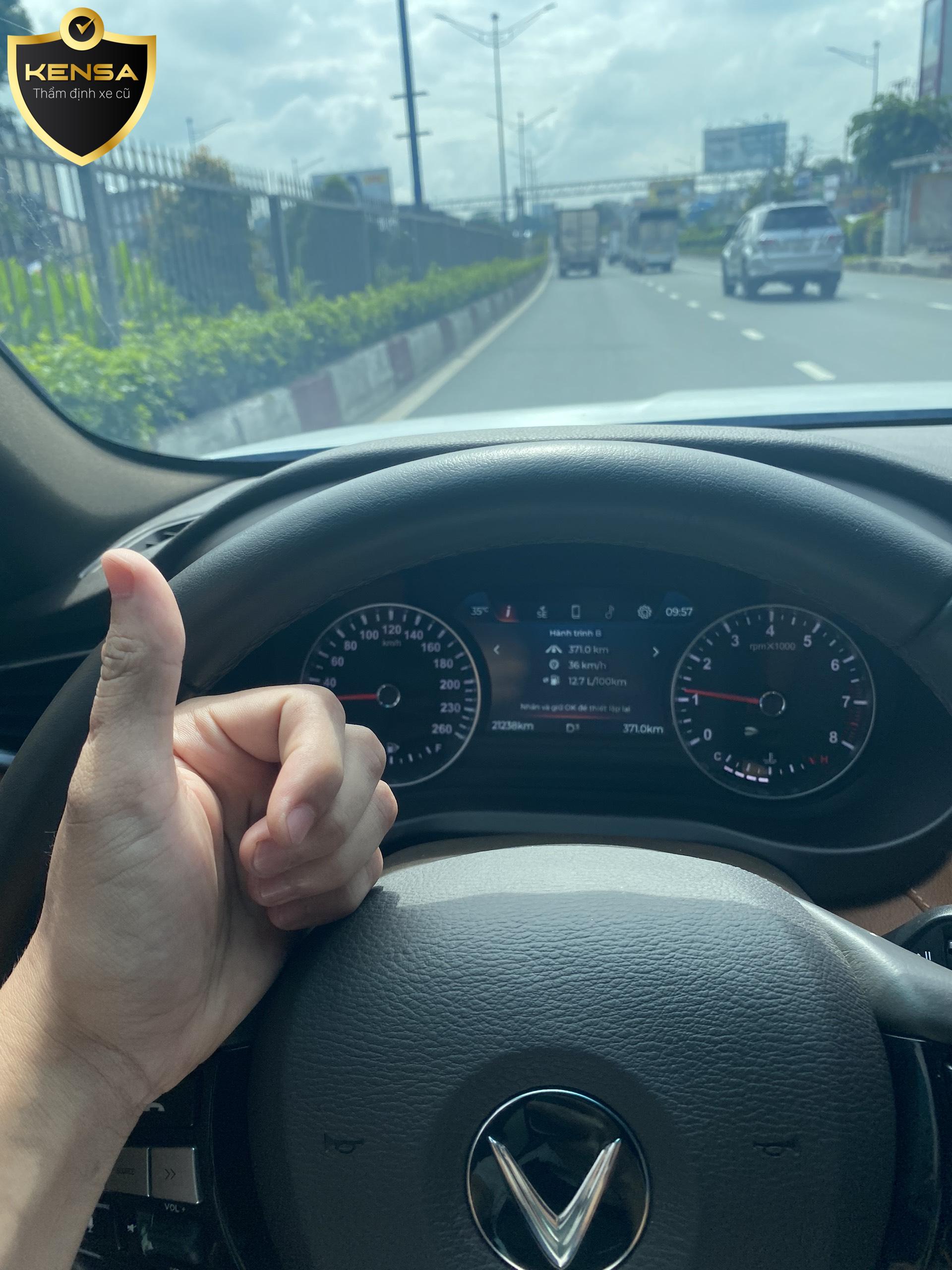 chạy thử xe vinfast lux A 2.0 chạy thử xe vinfast lux A 2.0