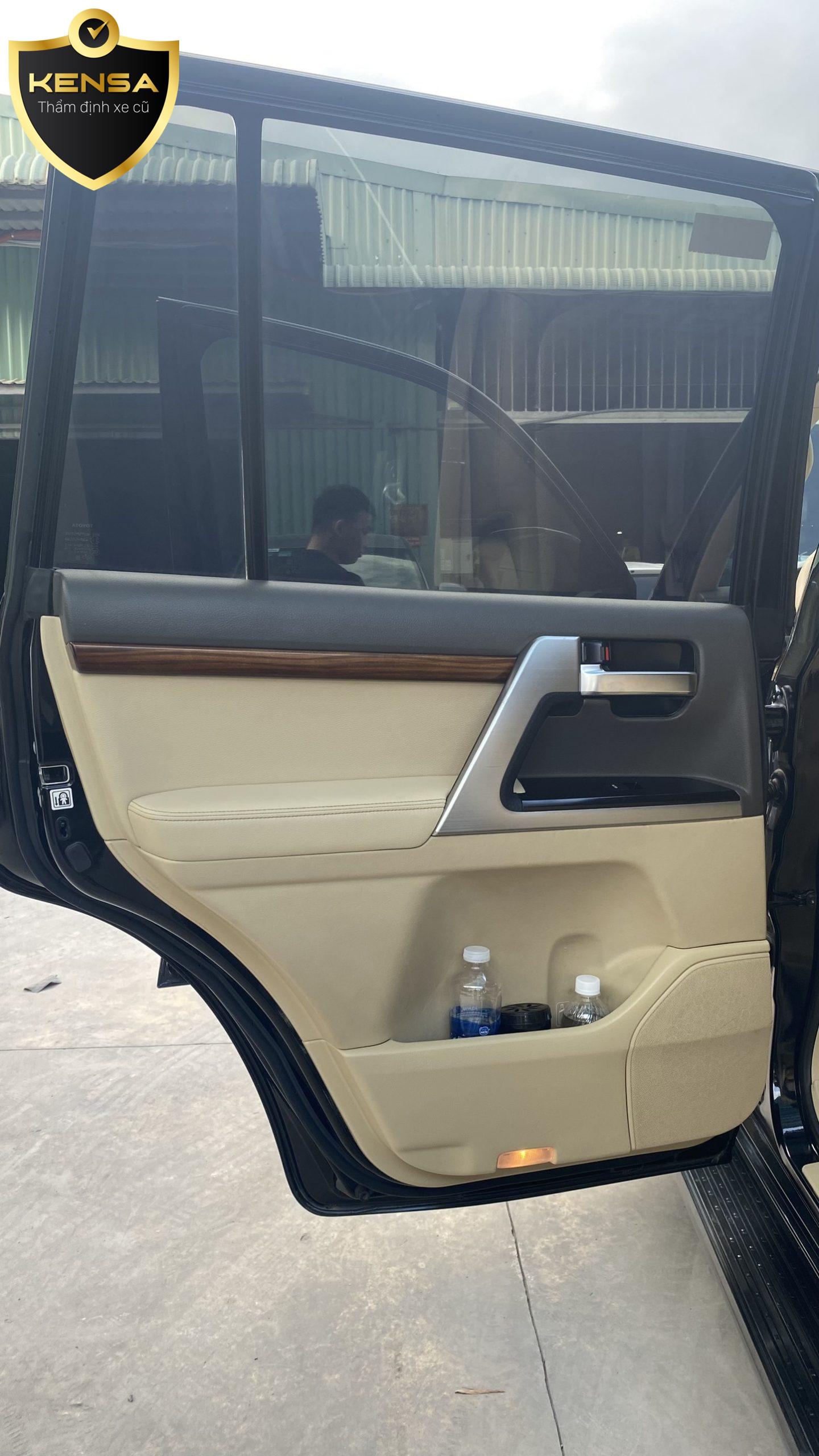 kinh nghiệm mua xe Toyota Land Cruiser cũ