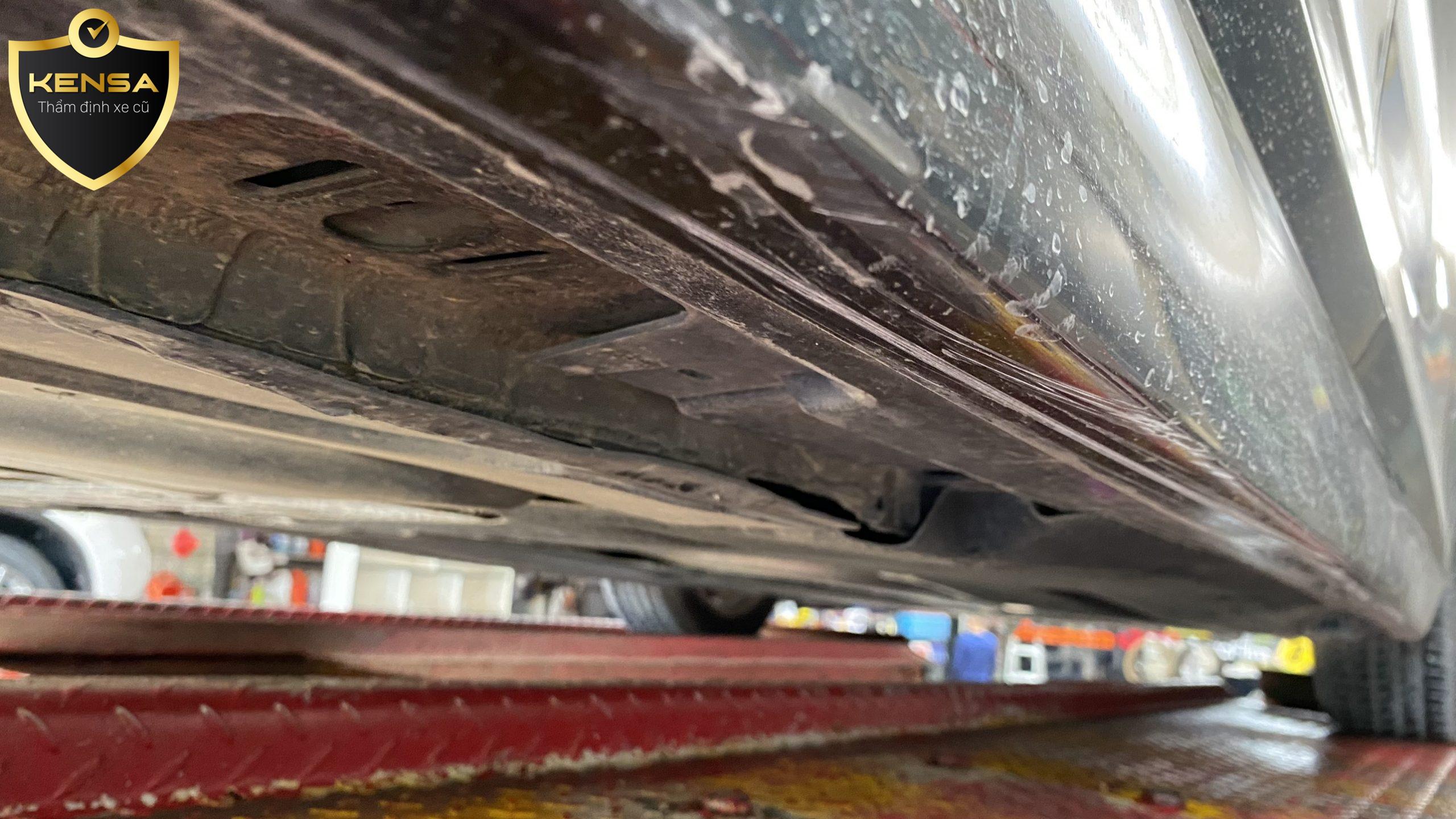 kinh-nghiem-kiem-tra-xe-bmw-520i-cu-kensa kinh-nghiem-kiem-tra-xe-bmw-520i-cu-kensa