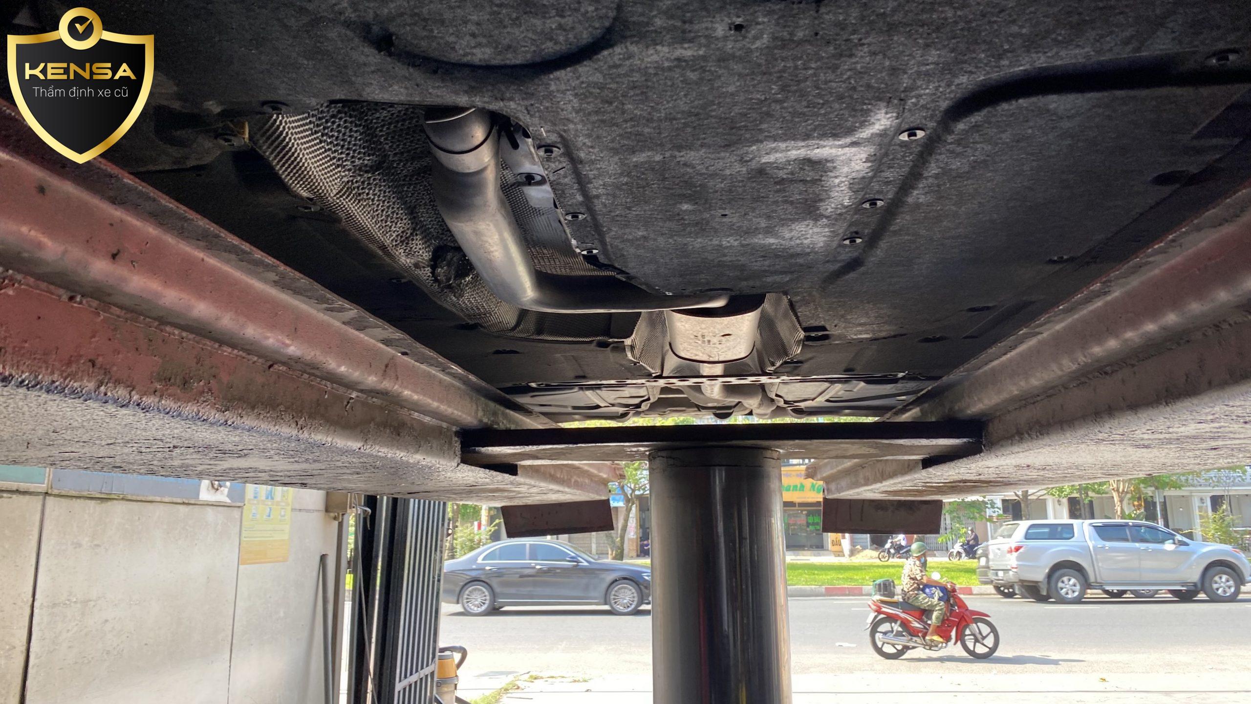 kinh-nghiem-kiem-tra-xe-bmw-520i-cu-kensa kinh-nghiem-kiem-tra-xe-bmw-520i-cu-kensa