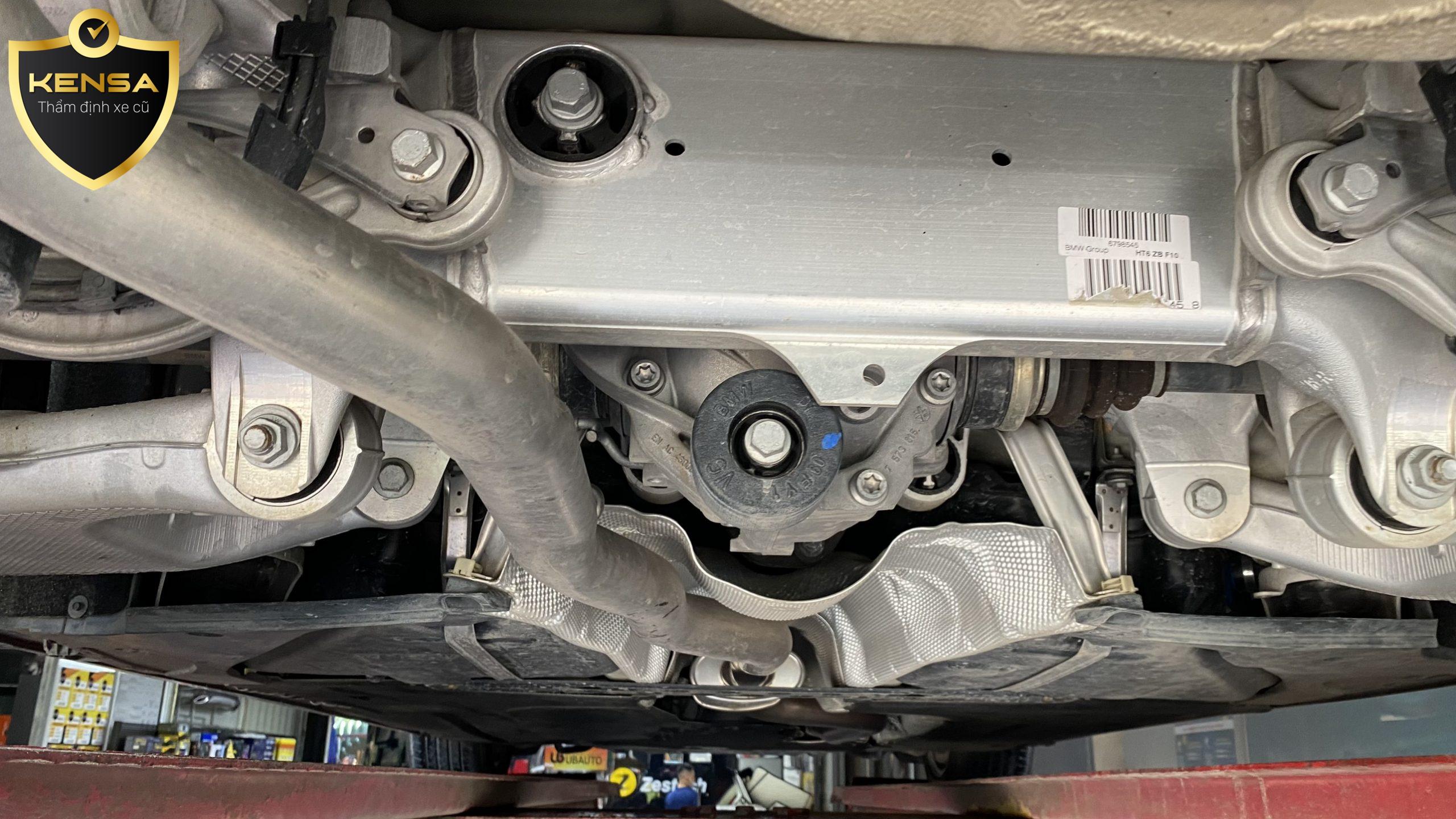 kinh-nghiem-kiem-tra-xe-bmw-520i-cu-kensa kinh-nghiem-kiem-tra-xe-bmw-520i-cu-kensa