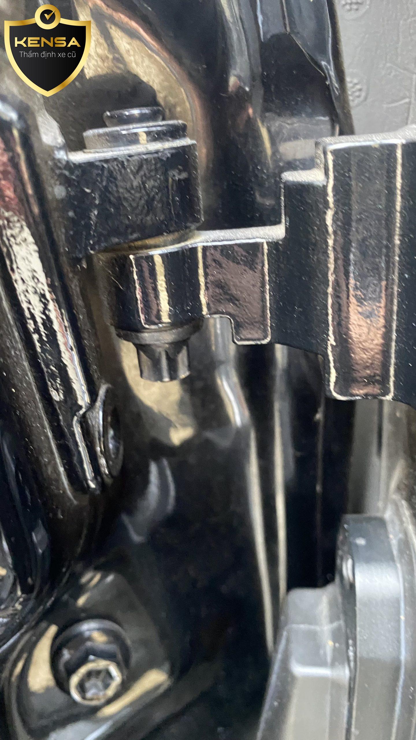 kinh-nghiem-kiem-tra-xe-bmw-520i-cu-kensa kinh-nghiem-kiem-tra-xe-bmw-520i-cu-kensa