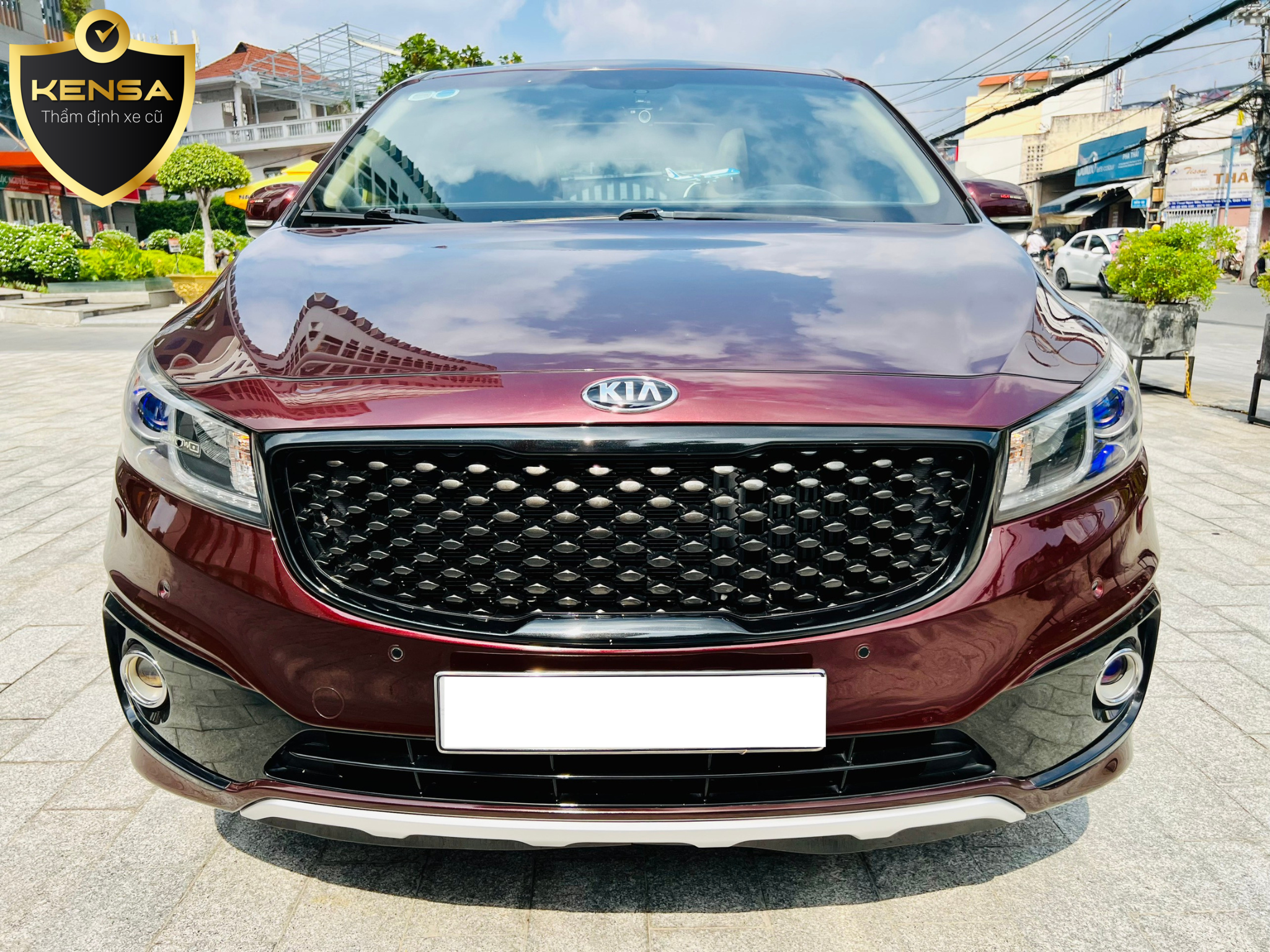 Kinh nghiệm chọn đời xe Kia Sedona cũ phù hợp với nhu cầu sử dụng và ngân sách